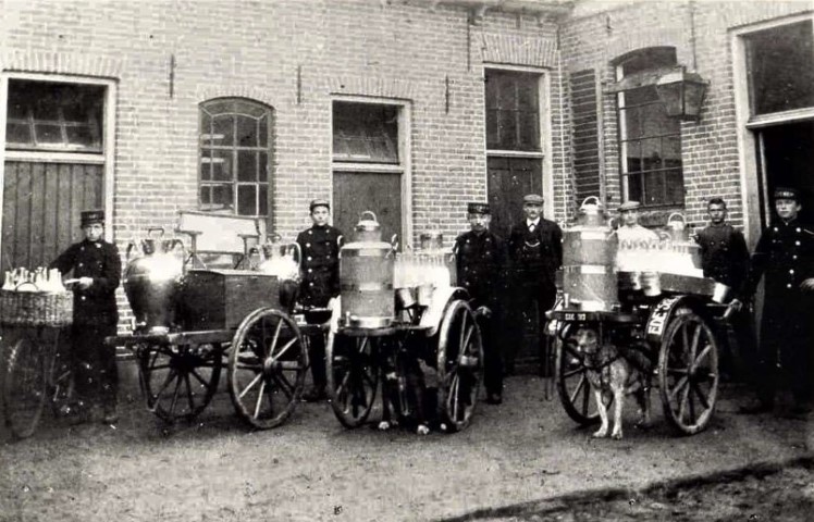 UIT D’ OUDE DOOS.